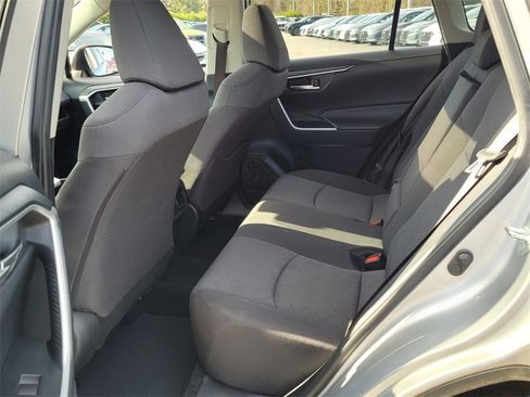 Used 2019 Toyota RAV4 XLE image 6