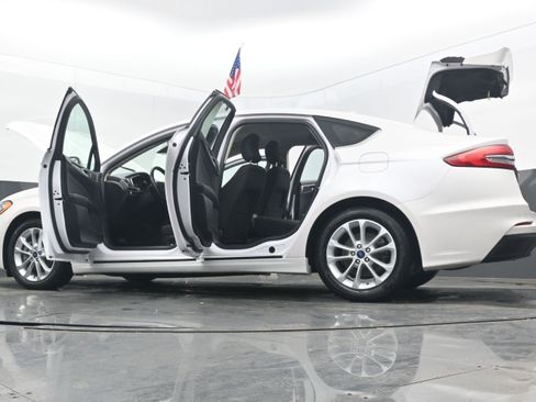 Used 2019 Ford Fusion SE image 42