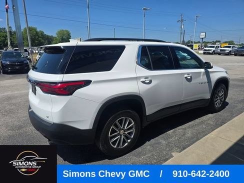 Used 2023 Chevrolet Traverse LT w/ Rear Camera Mirror Package AWD/4WD image 5