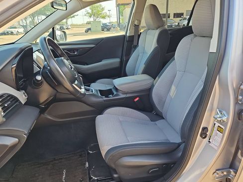 Used 2025 Subaru Outback Premium AWD/4WD image 22