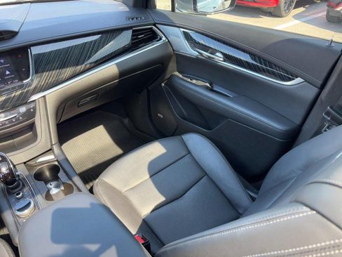 Used 2023 Cadillac XT6 Premium Luxury w/ Technology Package AWD/4WD image 15