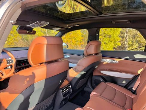 New 2026 Genesis GV70 2.5T Advanced image 24