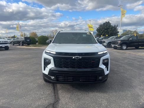 New 2026 Chevrolet Traverse RS w/ LPO, Floor Liner Package image 2