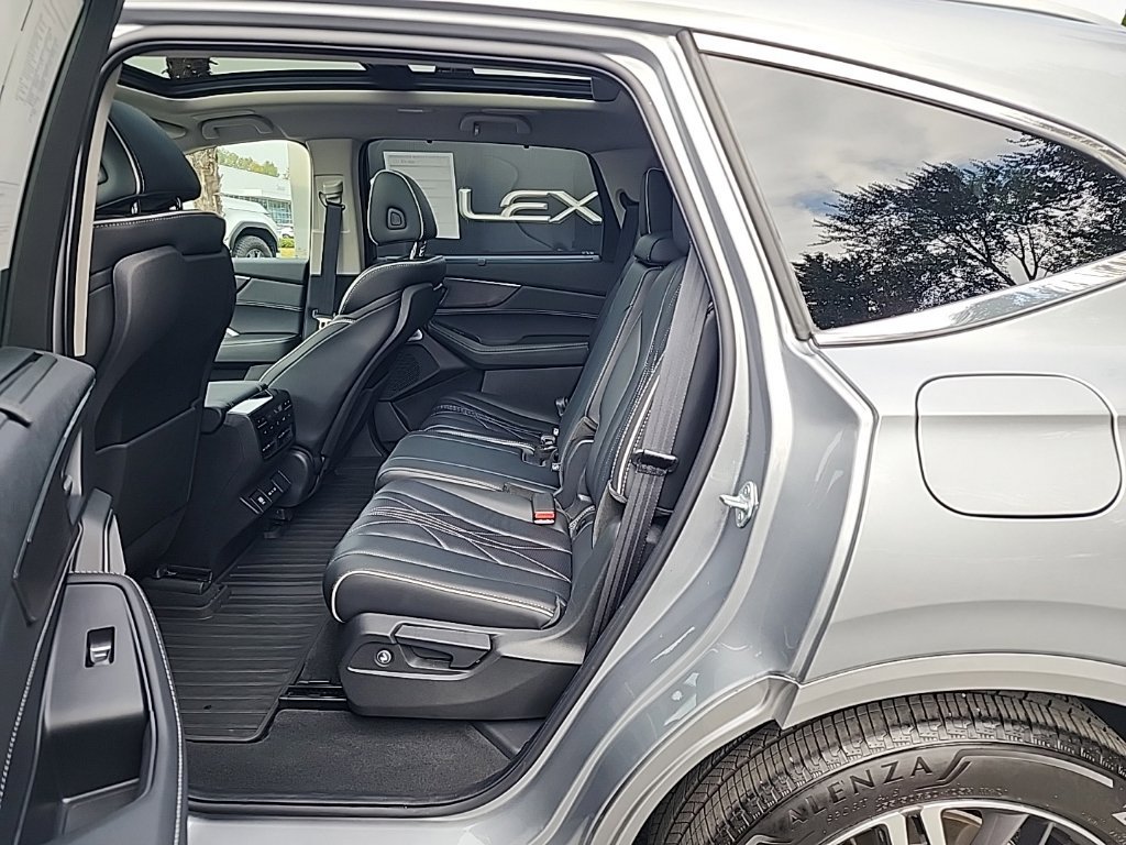 Used 2025 Acura MDX w/ Advance Package AWD/4WD image 14