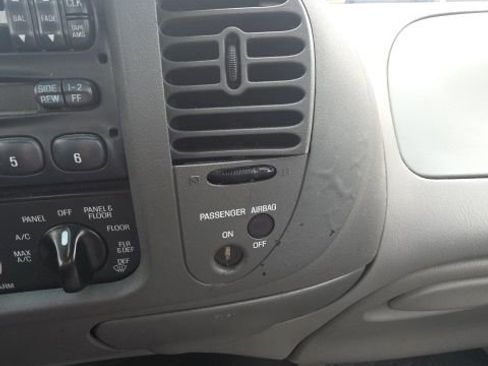 Used 1998 Ford F150 XLT image 24