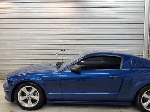 Used 2008 Ford Mustang GT Premium RWD image 3