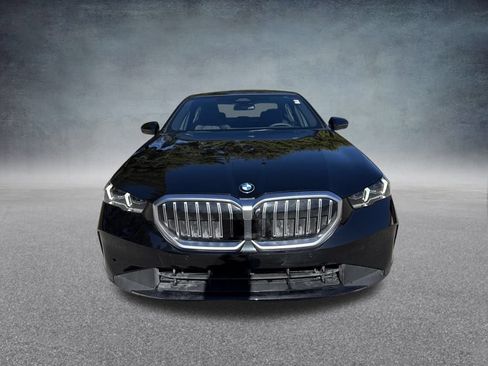 Used 2026 BMW 530i xDrive AWD/4WD image 9