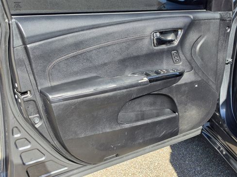 Used 2017 Toyota Avalon Limited image 15