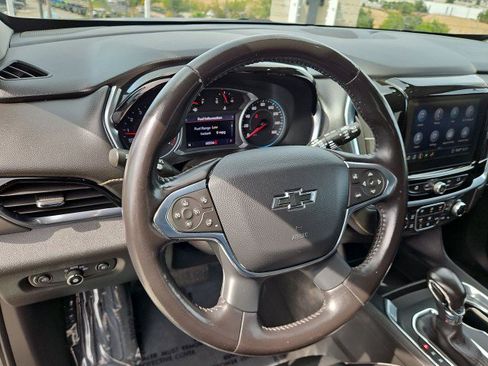 Used 2021 Chevrolet Traverse RS w/ LPO, Cargo Package FWD image 11