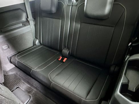 Used 2022 Volkswagen Tiguan SE image 26