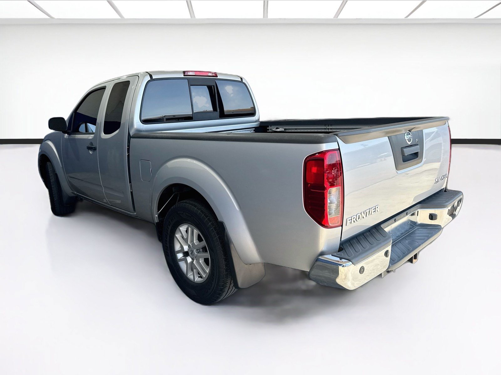 Used 2021 Nissan Frontier SV AWD/4WD image 6