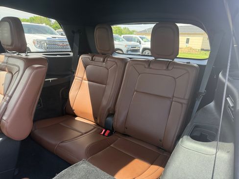 Used 2020 Lincoln Aviator Reserve w/ Equipment Group 202A AWD/4WD image 16