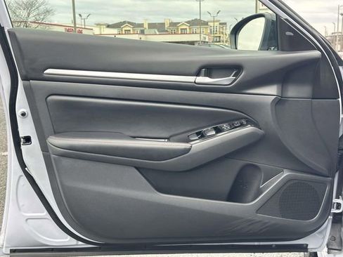 Used 2024 Nissan Altima 2.5 SR w/ SR Premium Package image 13