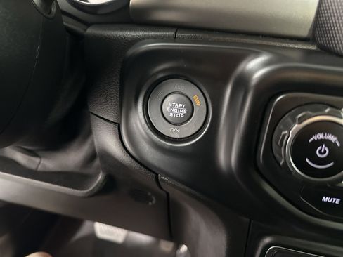 Used 2020 Jeep Gladiator Sport w/ Quick Order Package 24S image 20