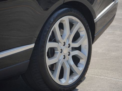 Used 2014 Land Rover Range Rover Supercharged image 17