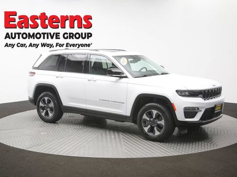 Used 2022 Jeep Grand Cherokee Limited 4xe w/ Luxury Tech Group II AWD/4WD image 51