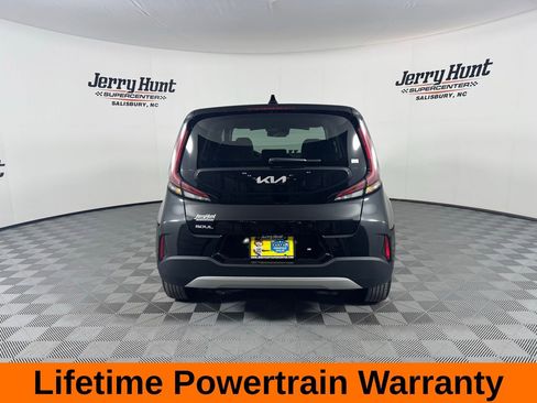 Used 2025 Kia Soul LX w/ LX Technology Package FWD image 8