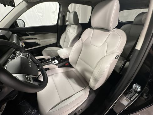 New 2025 Kia Telluride S image 16