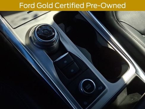 Used 2023 Ford Explorer XLT w/ Equipment Group 202A AWD/4WD image 18