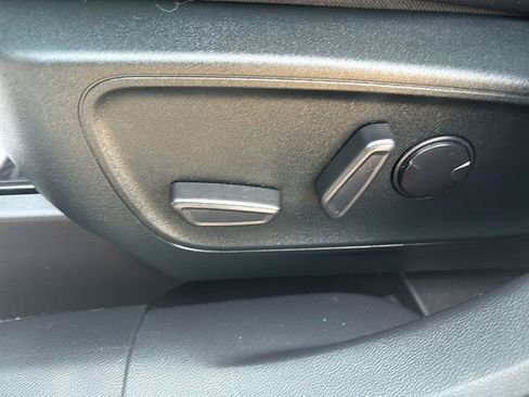 Certified 2022 Ford Escape Titanium AWD/4WD image 12