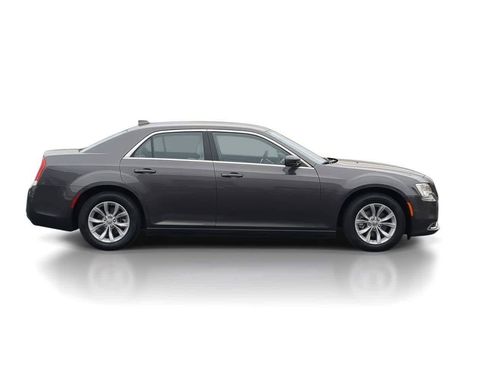 Certified 2023 Chrysler 300 Touring w/ Safetytec Plus Group RWD image 9