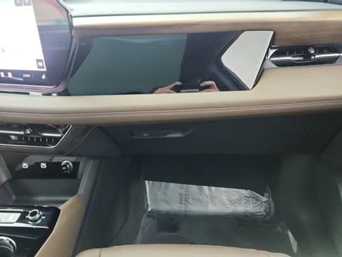 Used 2025 Audi A6 e-tron Premium w/ Convenience Package image 36