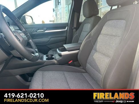 Used 2025 GMC Terrain Elevation image 21