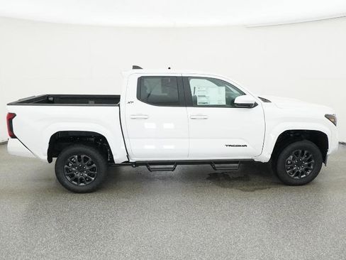 New 2025 Toyota Tacoma SR5 AWD/4WD image 10