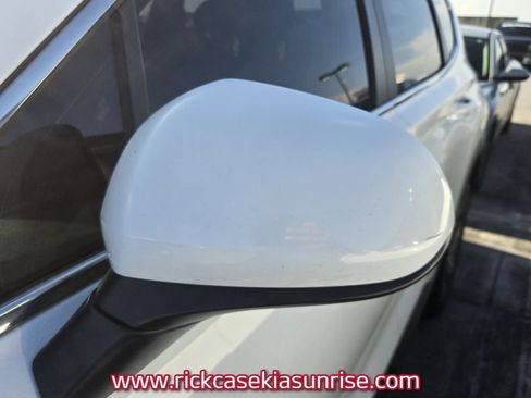 Used 2023 Hyundai Santa Fe SE w/ Winter Weather Package FWD image 11