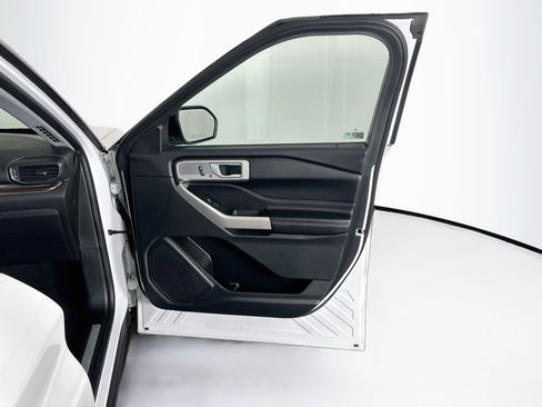 Used 2022 Ford Explorer Limited RWD image 34