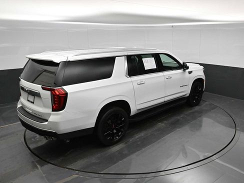 Used 2022 GMC Yukon XL Denali AWD/4WD image 30