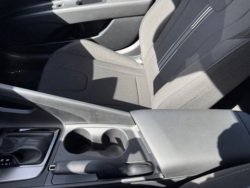 Certified 2025 Hyundai Elantra Sport image 14