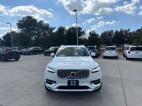 Used 2022 Volvo XC90 T8 Inscription Expression AWD/4WD image 2