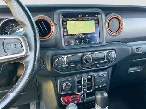 Used 2023 Jeep Gladiator Mojave AWD/4WD image 15