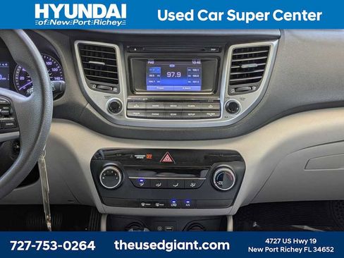 Used 2016 Hyundai Tucson SE w/ Option Group 02 FWD image 18