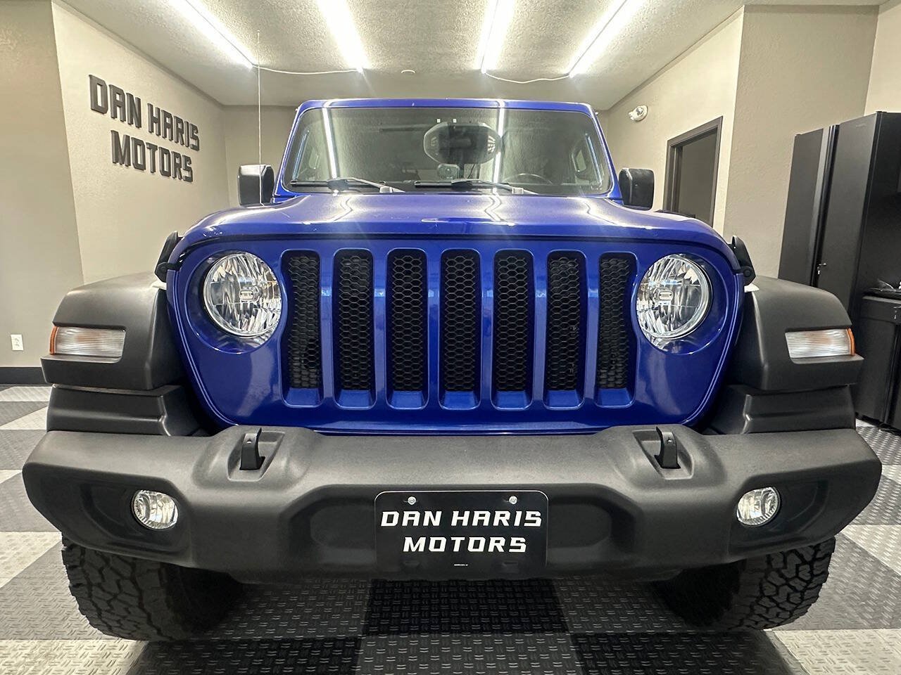 Used 2018 Jeep Wrangler Sport AWD/4WD image 6