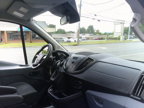 Used 2019 Ford Transit 250 130 Low Roof w/ Exterior Upgrade Package RWD image 13