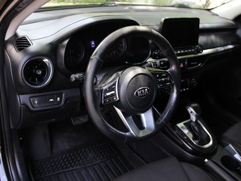 Used 2019 Kia Forte S w/ S Premium Package FWD image 9