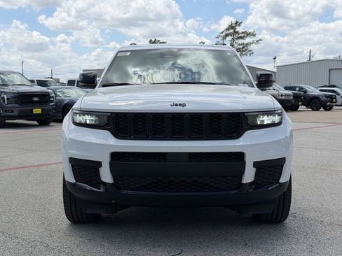 New 2025 Jeep Grand Cherokee L Altitude RWD image 3