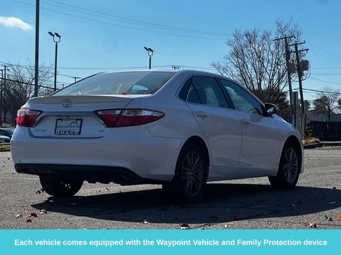 Used 2016 Toyota Camry SE image 10