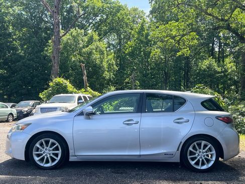 Used 2011 Lexus CT 200h Premium w/ Premium Audio Pkg FWD image 2