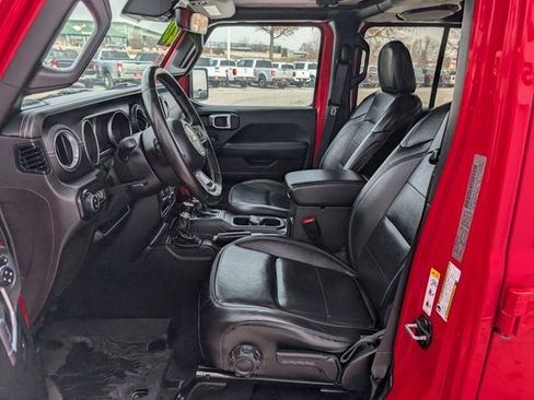 Used 2020 Jeep Gladiator Overland image 2