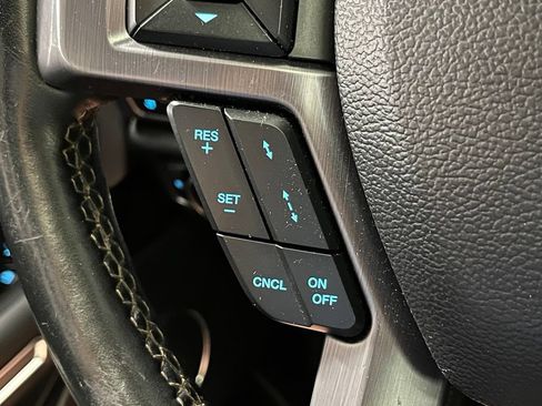 Used 2019 Ford Expedition Max Platinum AWD/4WD image 31