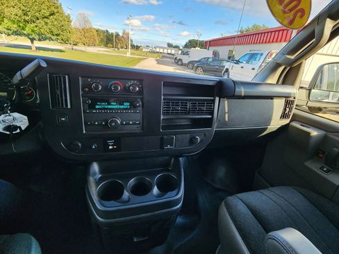 Used 2023 GMC Savana 2500 w/ Driver Convenience Package image 32