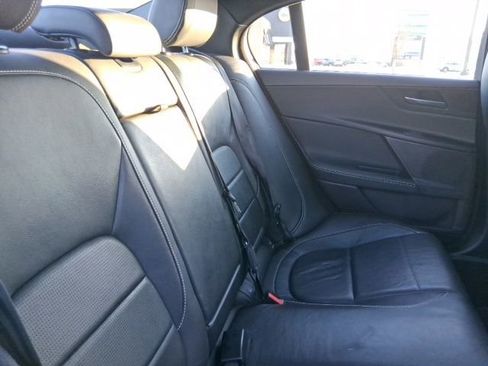 Used 2018 Jaguar XE R-Sport image 10