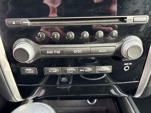 Used 2016 Nissan Pathfinder S image 37