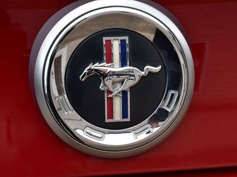 Used 2012 Ford Mustang Premium image 39