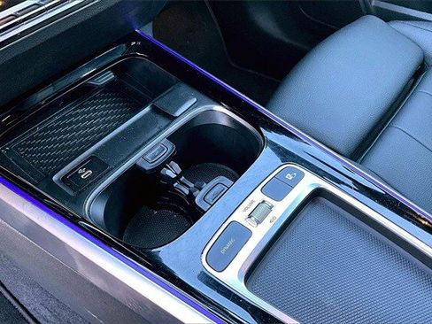 Certified 2025 Mercedes-Benz GLB 250 4MATIC image 21