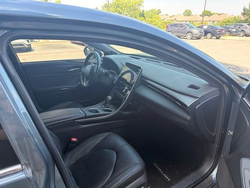 Used 2022 Toyota Avalon Limited FWD image 20