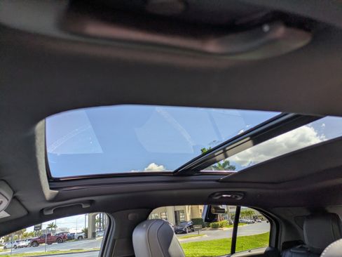 Used 2022 Cadillac XT4 Premium Luxury w/ Enhanced Visibility Package image 20